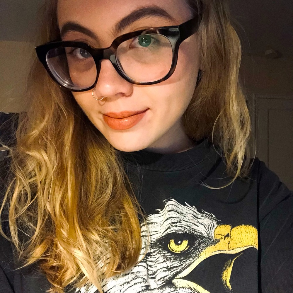 Meet your Posher, Holly